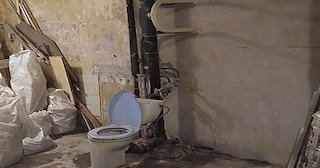 Демонтаж сантехкабины в панельном доме - цена от 1054 рублей | Сварной-Хта